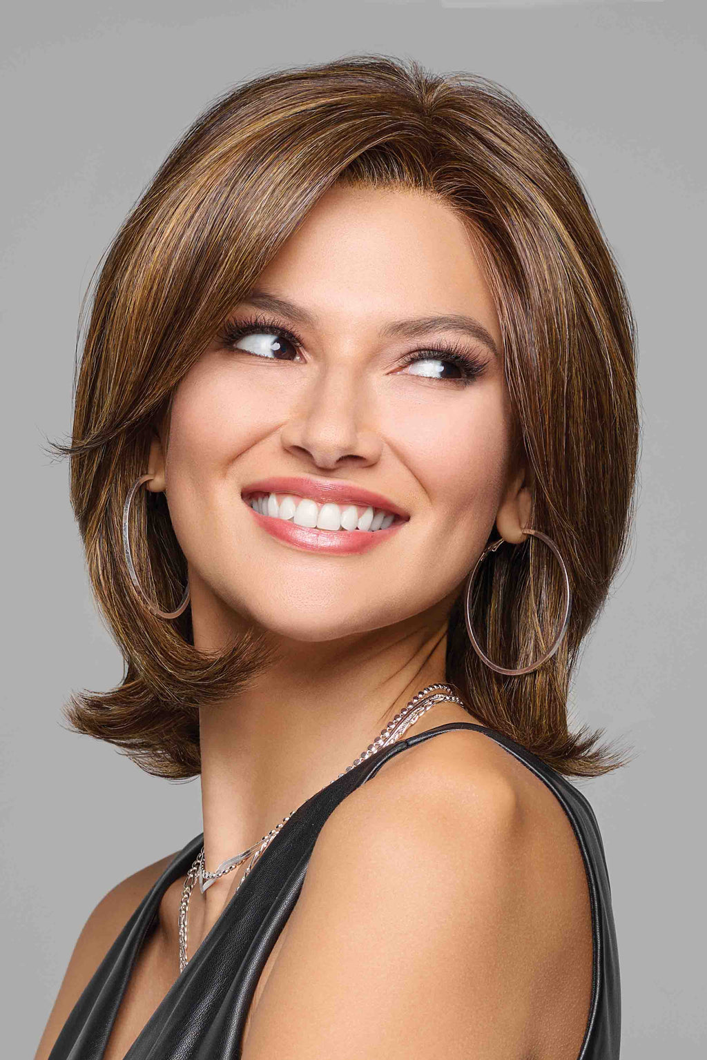 Take a Bow in colour R8/29 Hazelnut