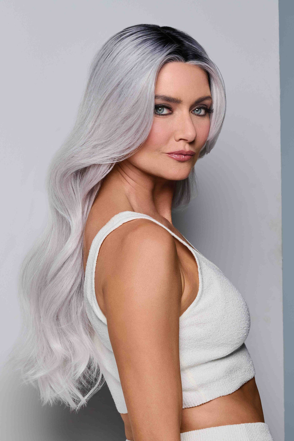 Queue The Hue in colour Grey/Lavender